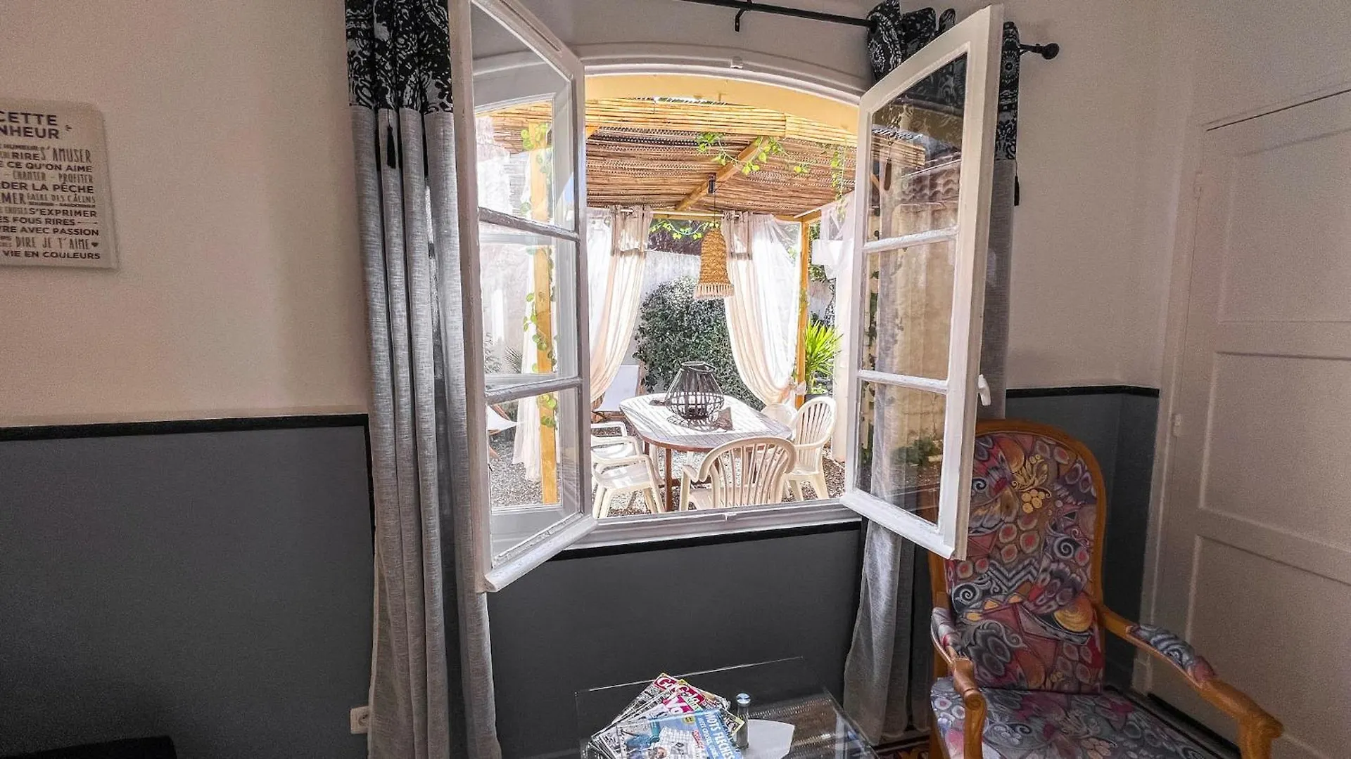 Reve D'Azur: Beachfront Villa with Shared Pool and BBQ Terrace Sainte-Maxime 0*,  France