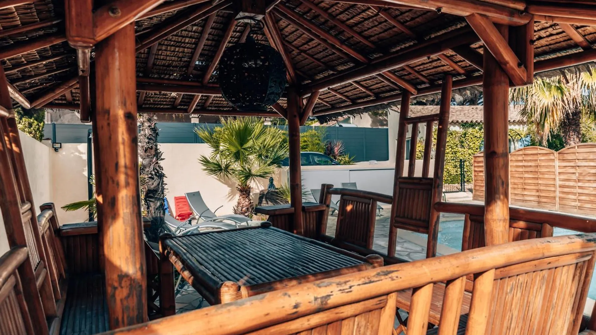 Reve D'Azur: Beachfront Villa with Shared Pool and BBQ Terrace Sainte-Maxime Holiday home