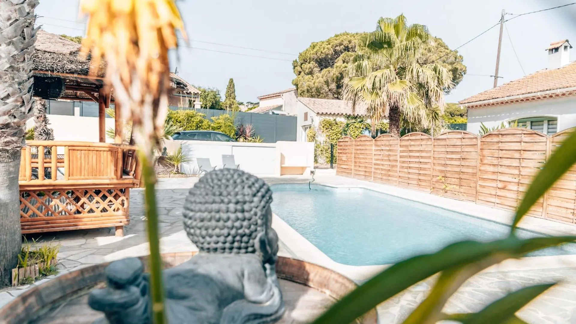 Reve D'Azur, 2 Chambres, Maison Julia En Bord De Mer A La Nartelle, Piscine Partagee, Parking & Terrasse Bbq, Wifi Et Draps Inclus Plage A Pied Sainte-Maxime 0*,  Francja