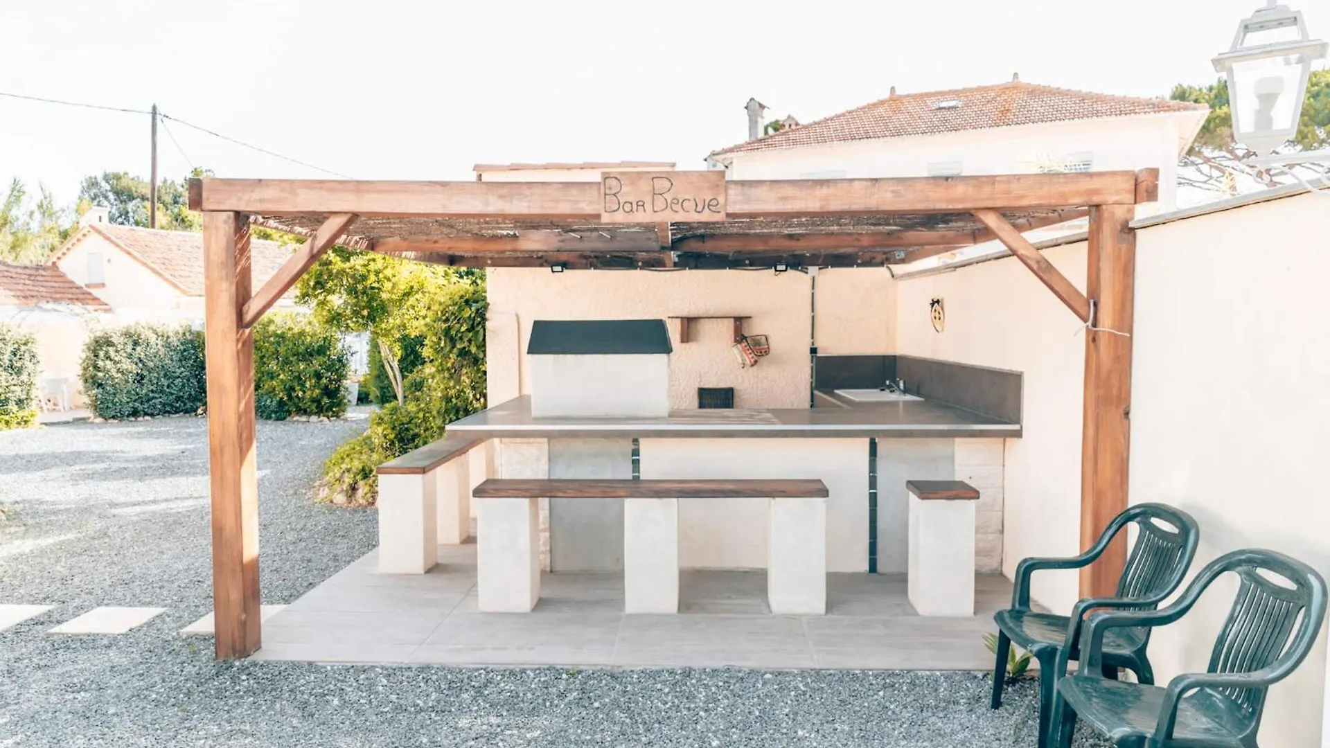 Reve D'Azur: Beachfront Villa with Shared Pool and BBQ Terrace Sainte-Maxime