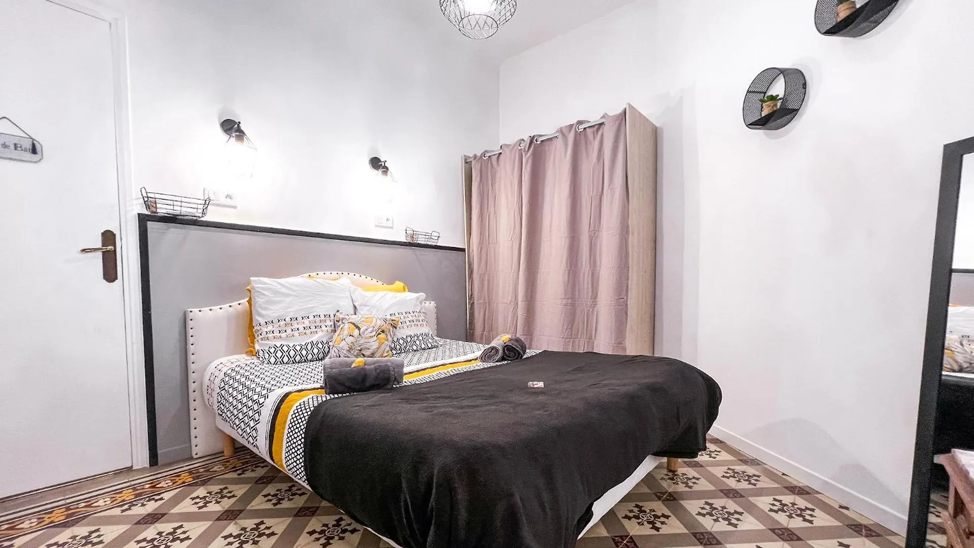 Reve D'Azur: Beachfront Villa with Shared Pool and BBQ Terrace Sainte-Maxime 0*,